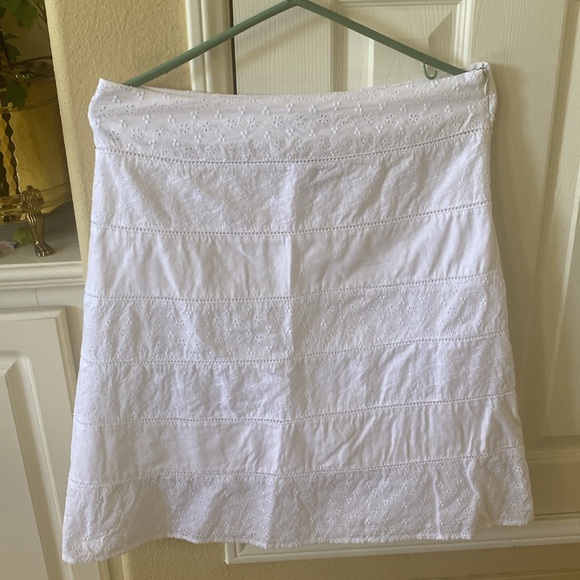 Linen blend eyelet skirt size 8 - Picture 2 of 6